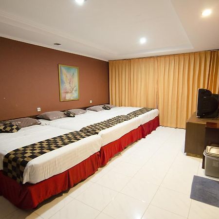 Fora Guest House Taman Lingkar Bandung Esterno foto