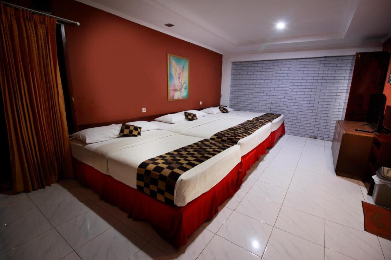 Fora Guest House Taman Lingkar Bandung Esterno foto