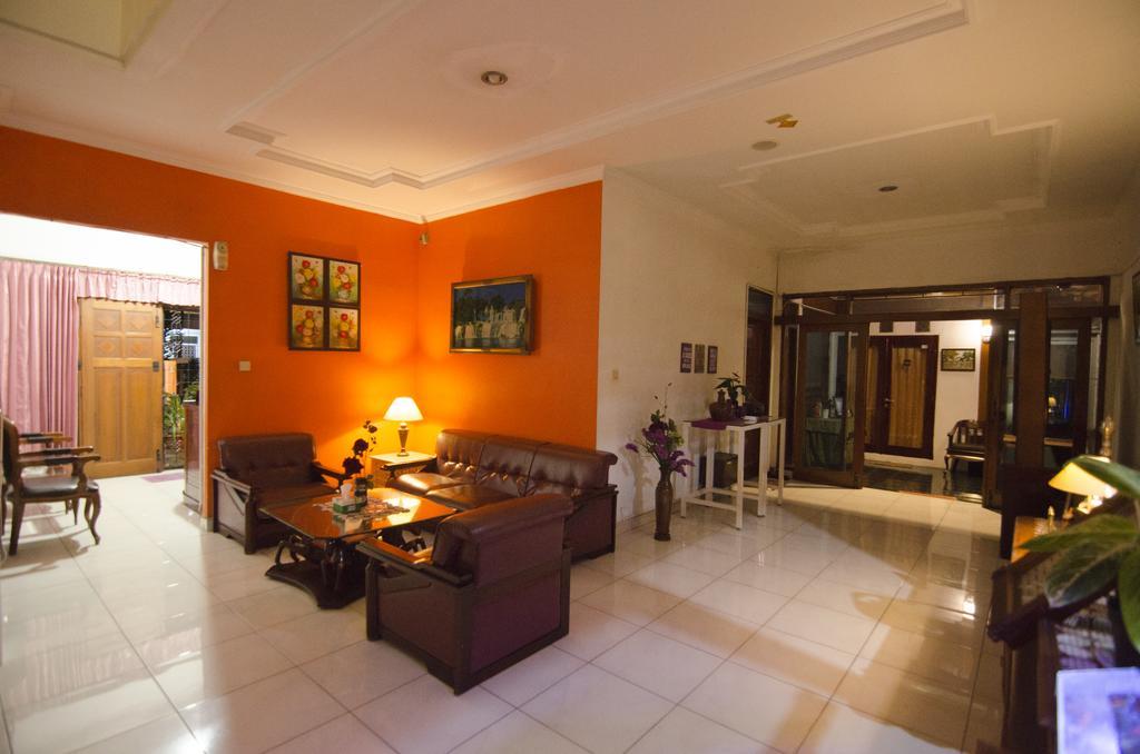 Fora Guest House Taman Lingkar Bandung Esterno foto