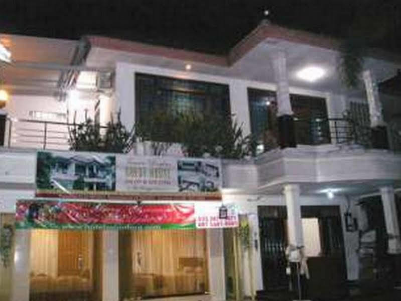 Fora Guest House Taman Lingkar Bandung Esterno foto
